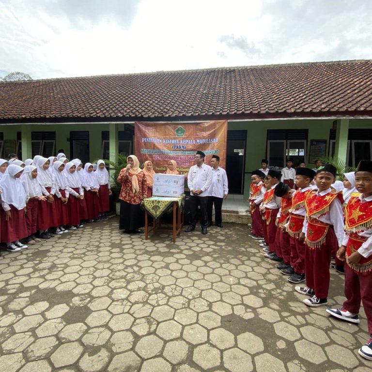 Donasi Buku OASE KIM Dukung Pemulihan dan Transformasi Melalui Literasi