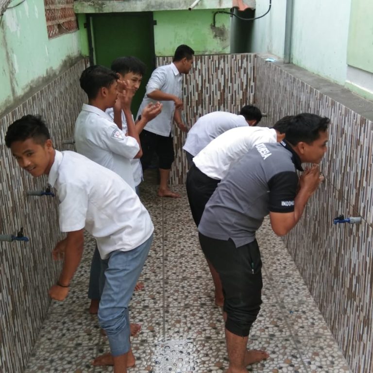 Perbaiki Fasilitas Wudhu, OSIM MAN 1 Rembang Gunakan Dana Infaq Jumat