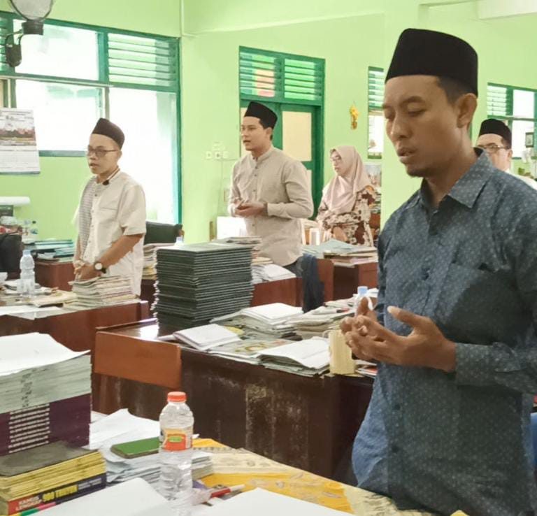 MTsN1 Rembang Gelar Program Jumat Takwa