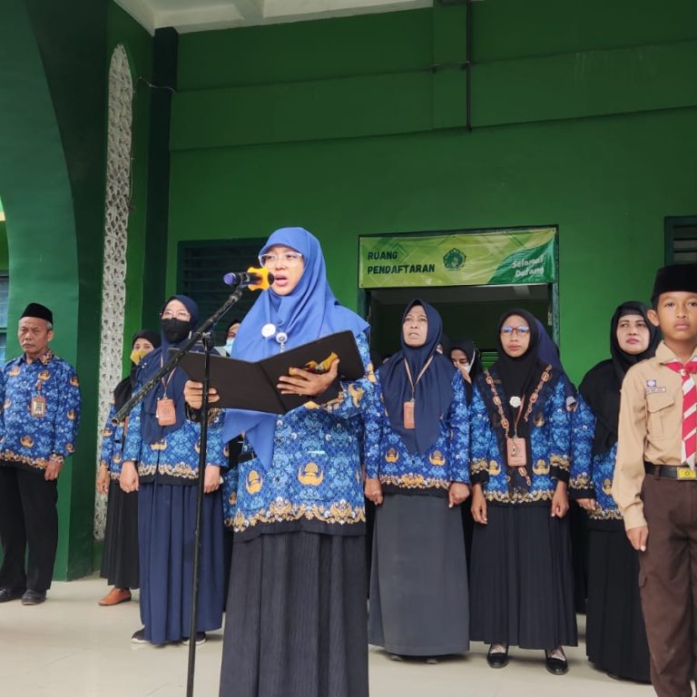 Kepala Puskesmas Imbau Siswa MTsN 1 Rembang Tanamkan Pola Hidup Sehat