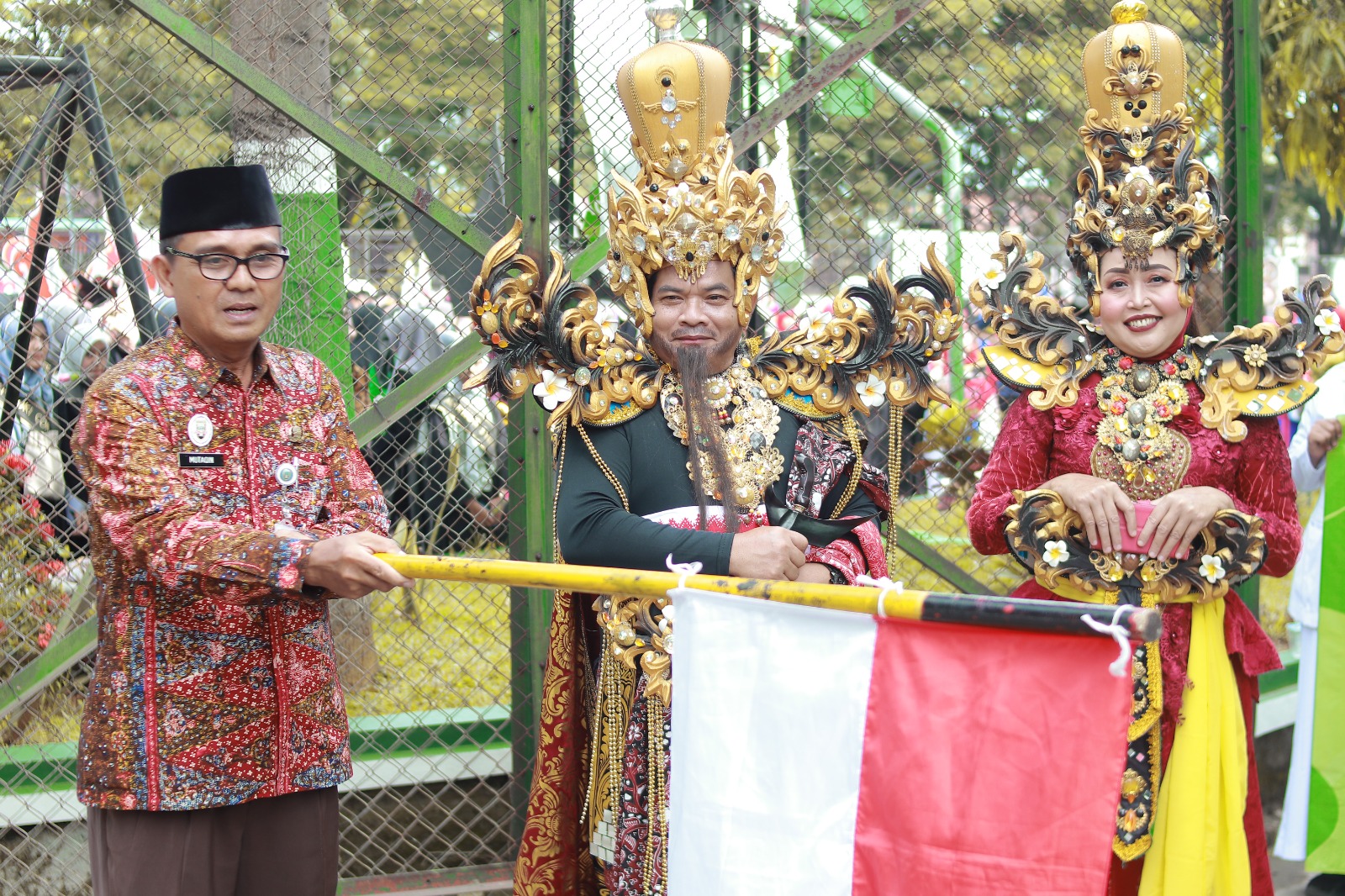 Kepala Dinbudpar Rembang Apresiasi Karnaval Budaya MAN 2 Rembang