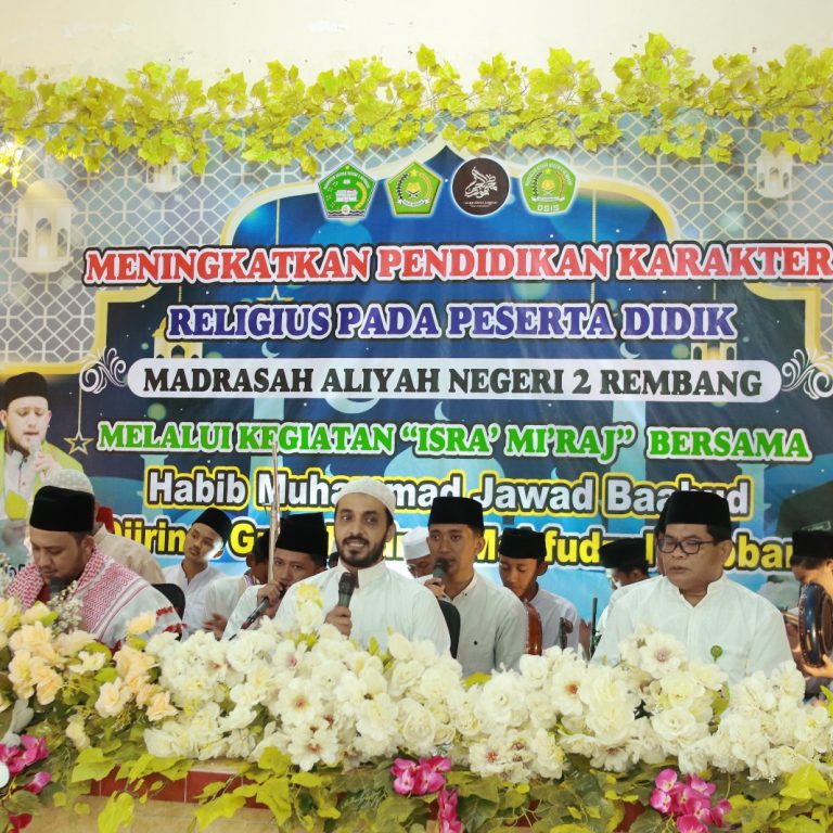Peringati Isra Miraj, MAN 2 Rembang Gelar Shalawatan Bersama Habib Jawad Baabud