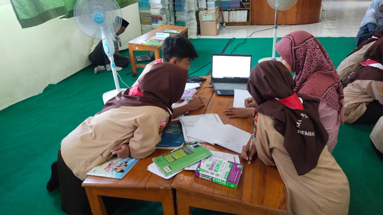 Hadapi OSN, MAN 2 Rembang Gelar Bimbingan Intensif