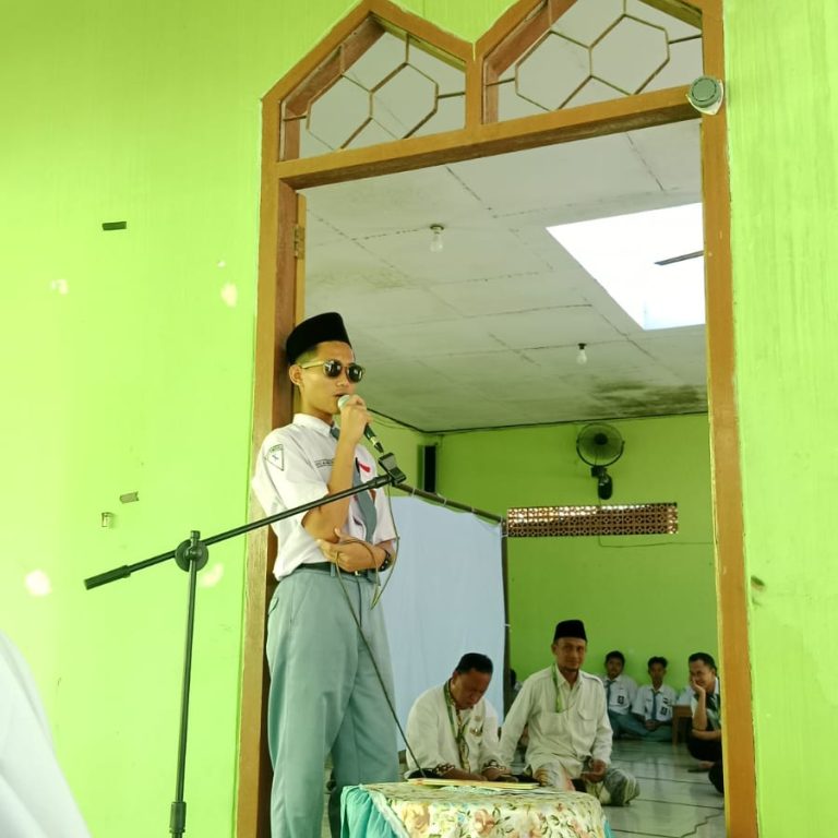 Gunakan Kitab Fathkul Qorib, Peserta Didik MAN 1 Rembang Isi Kultum