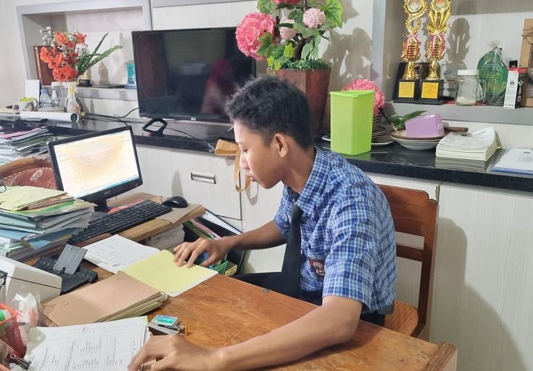 Siswa SMK Karya Bhakti Magang di Kemenag Brebes