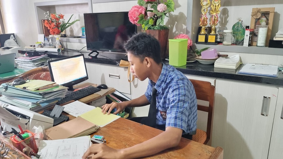 Siswa SMK Karya Bhakti Magang di Kemenag Brebes
