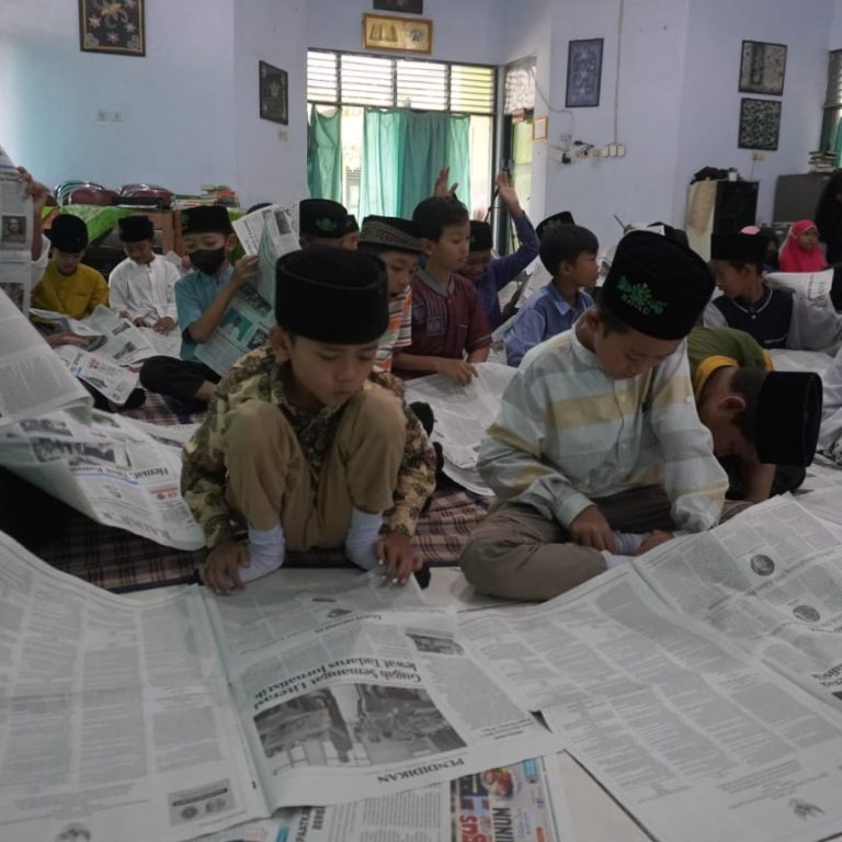 Puluhan Siswa MIN 1 Kebumen Sinau Jurnalistik