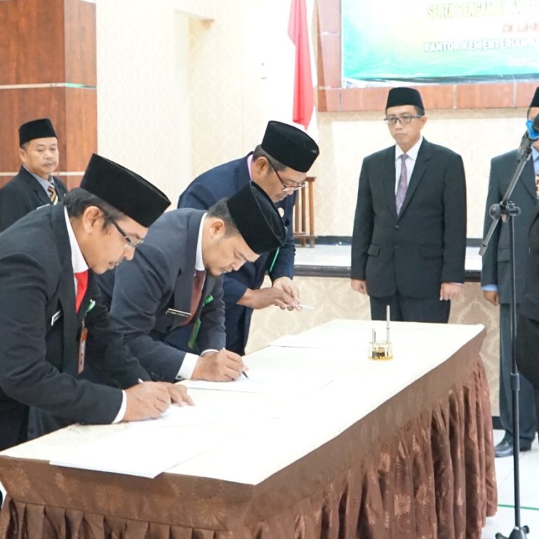 Kakankemenag Banyumas Lantik Kepala KUA