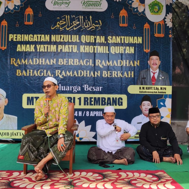 MTsN 1 Rembang Gelar Nuzulul Qur’an, Hadirkan Gus Adib