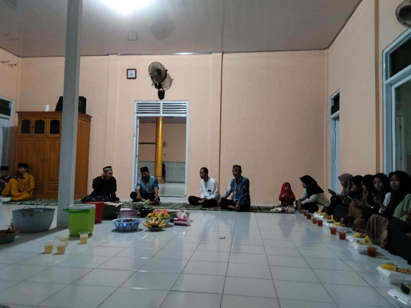 Jalin Kebersamaan, MTsN 2 Rembang Adakan Khotmil Qur’an dan Buka Bersama