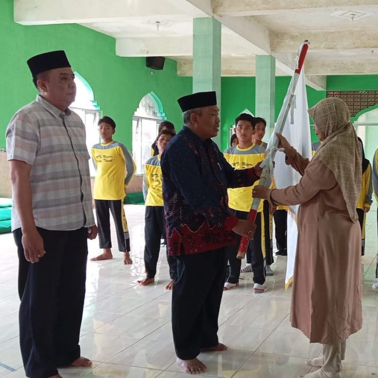 Agus Seri Lepas Kontingen PORSENI MTs Kota Tegal