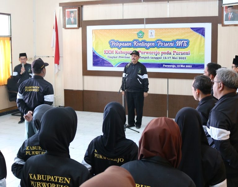 Lepas Kontingen Porseni MTs, Kakankemenag Gelorakan Semangat Juang Para Atlet