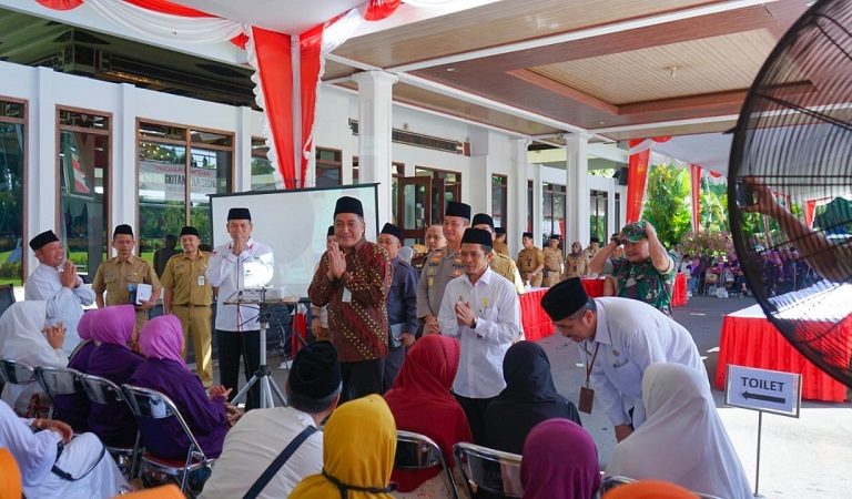 Bupati Lepas 1.263 Calon Haji Kabupaten Magelang