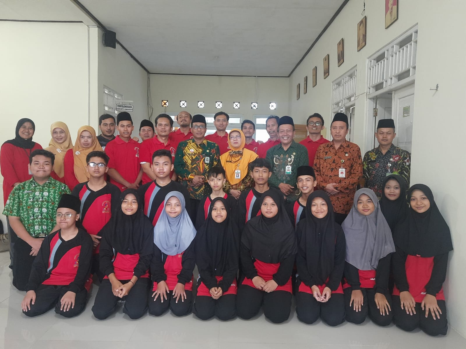 H. Sukarno Lepas Kontingen Porseni MTs Kebumen Maju Ke Tingkat Provinsi