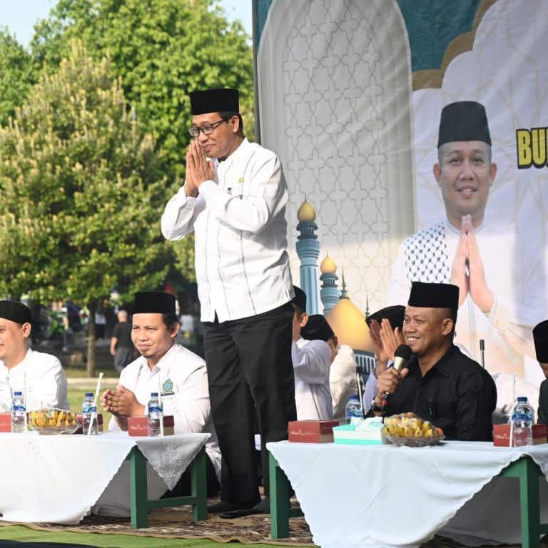 Bersama Bupati, Kakankemenag Hadiri Doa Bersama BADKO LPQ di Alun – alun Kebumen