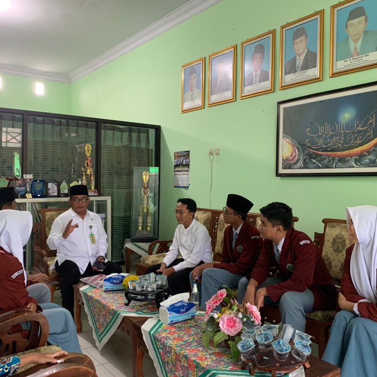 Pembinaan Rutin, Kepala Madrasah: OSIS Kepanjangan Tangan Madrasah