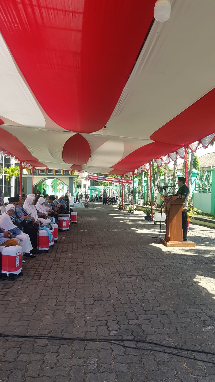 Takdir Membawa 21 Calhaj Kota Semarang Berangkat Lebih Awal
