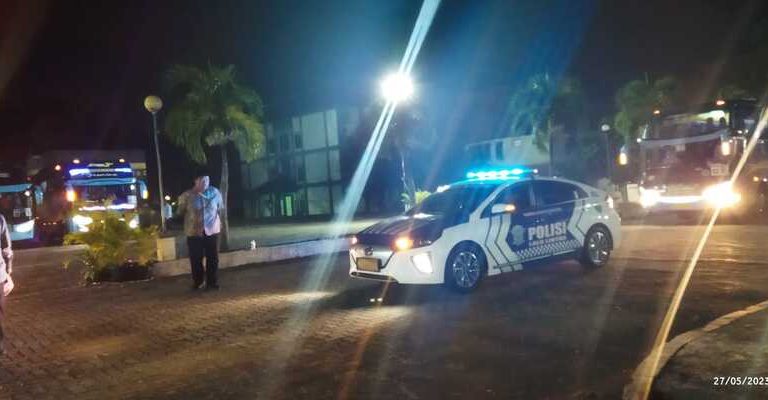 Pemberangkatan Calhaj Kota Semarang Kloter 13