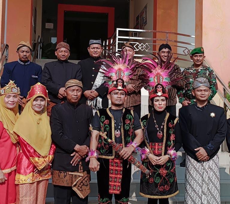 Guru MTsN 2 Sragen Dipercaya Menjadi Petugas Upacara Hari Jadi Sragen