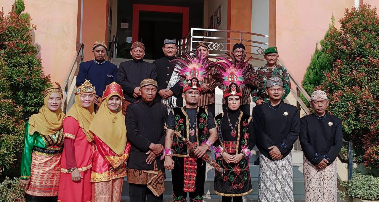 Guru MTsN 2 Sragen Dipercaya Menjadi Petugas Upacara Hari Jadi Sragen