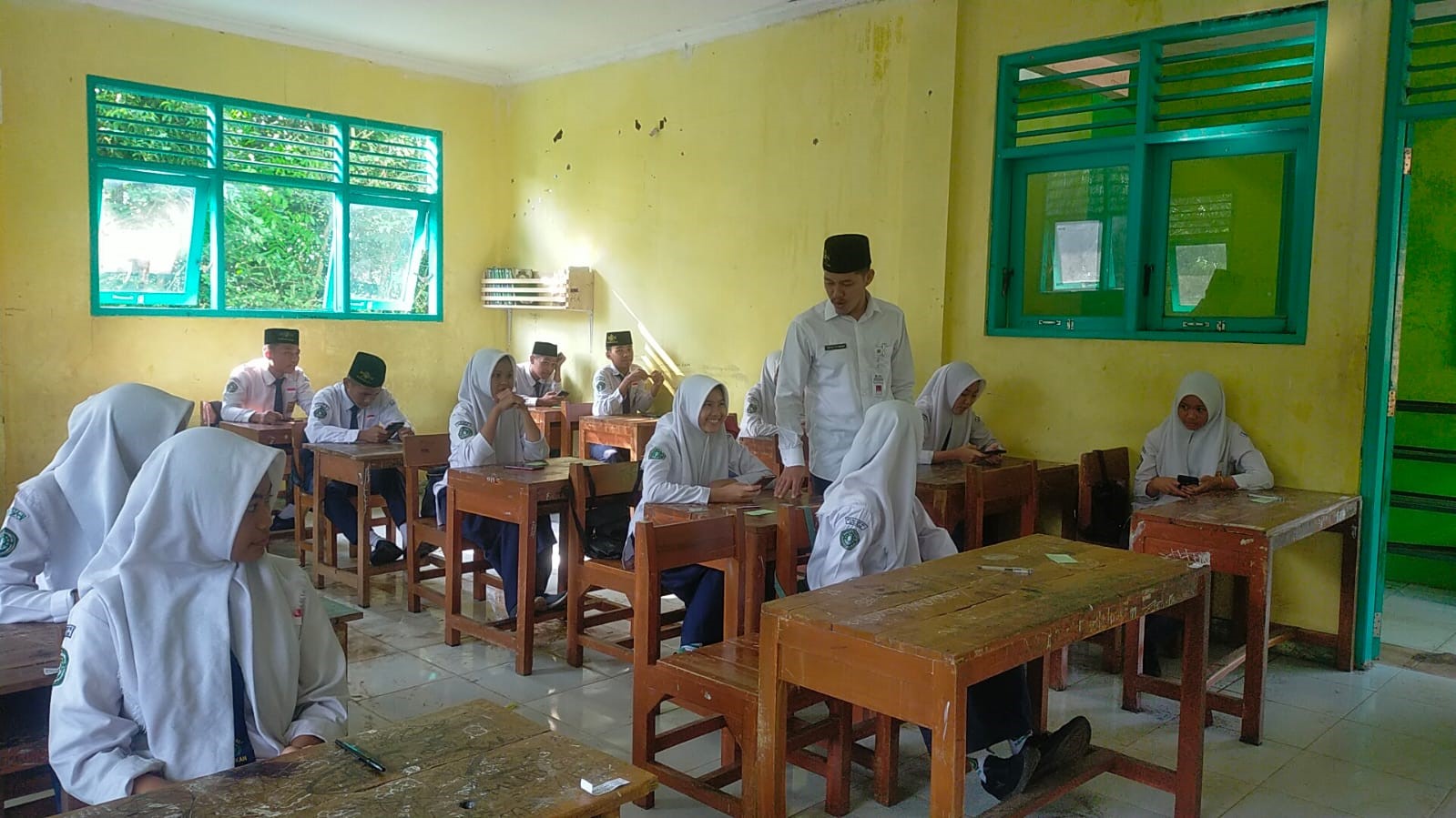 Kepala MTs Ma’arif NU 01 Susukan Monitoring Pelaksanaan Asesmen Madrasah