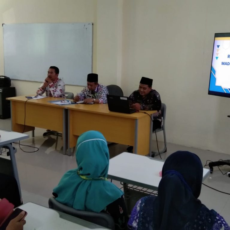 MAN 1 Rembang Gelar Rapat Penegasan Kelulusan