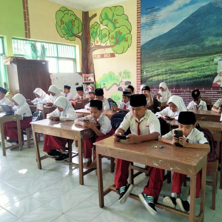 MIN 2 Rembang Adakan PAT Berbasis E-Learning
