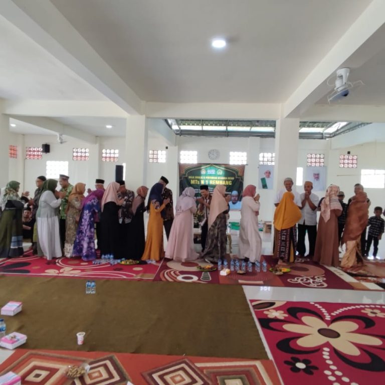 MTsN 1 Rembang Gelar Halal Bi Halal