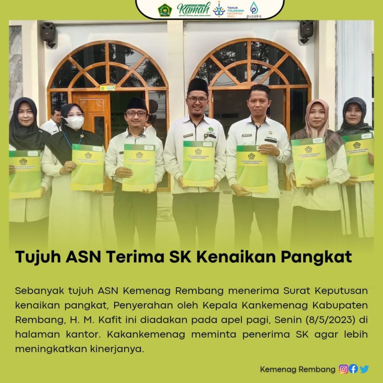Serahkan SK Kenaikan Pangkat, Kakankemenag Imbau ASN Harus Tingkatkan Kinerja