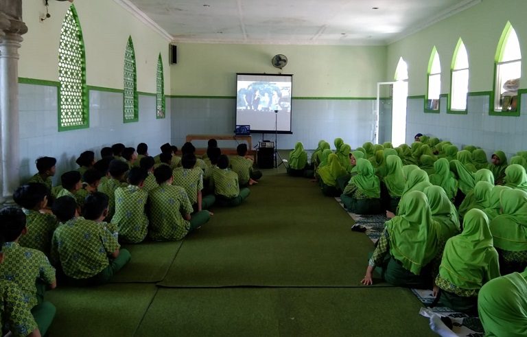 Pentingnya Literasi Digital agar Siswa Bijak Berinternet