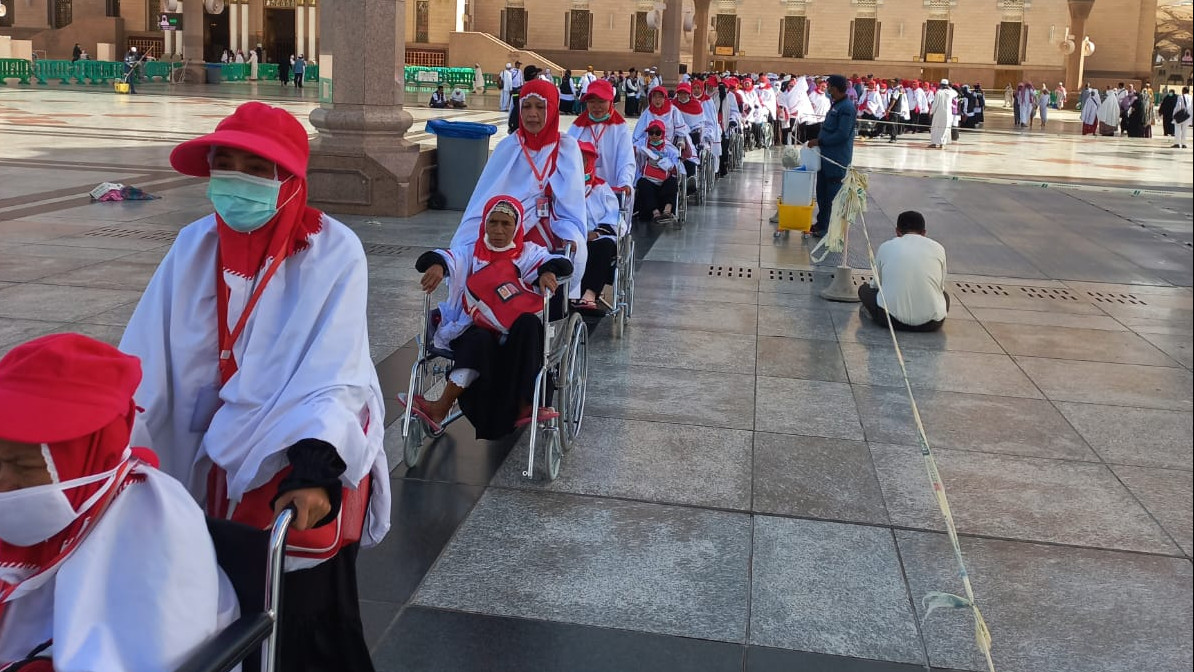 Keberangkatan Gelombang Kedua, Jemaah Haji Diminta Kenakan Kain Ihram Sejak di Embarkasi