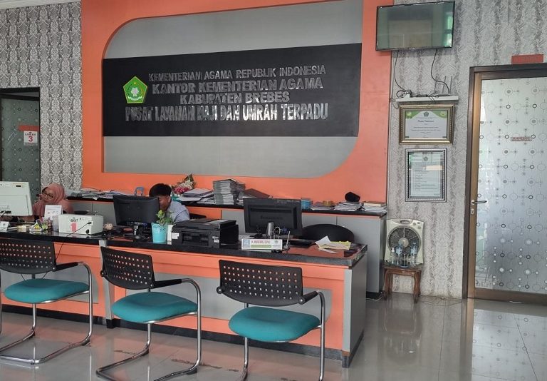 75 JCH Brebes Menunggu Keberangkatan
