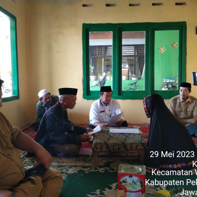Penandatangan Akta Ikrar Wakaf Desa Karangjati