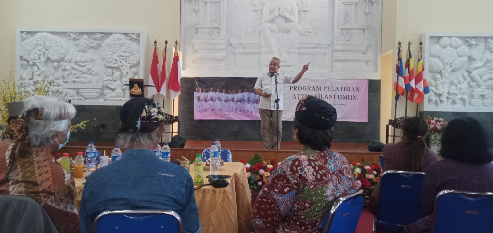 Perintisan KMB, Penyuluh Dilibatkan Membaca Puisi Moderasi Beragama di Vihara Tanah Putih Semarang
