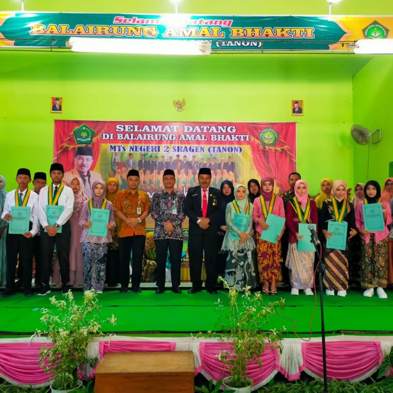 Kakankemenag Ajak Lulusan MTsN 2 Sragen Lanjutkan ke Sekolah yang Miliki Pembiasaan Agama