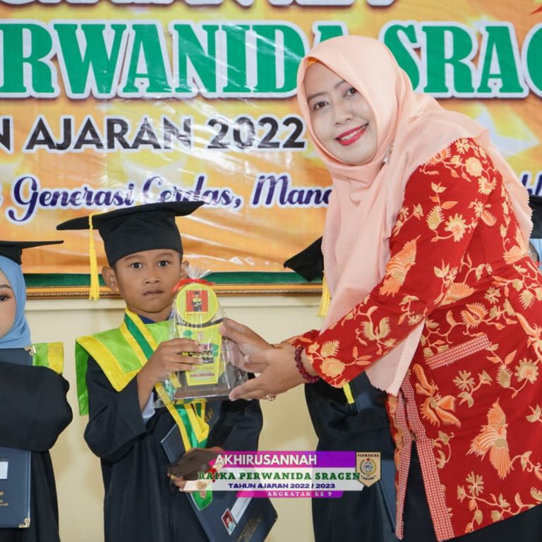 Ketua DWP Kankemenag Sragen Harapkan Siswa RAIKA Perwanida Melanjutkan di Madrasah Ibtidaiyah