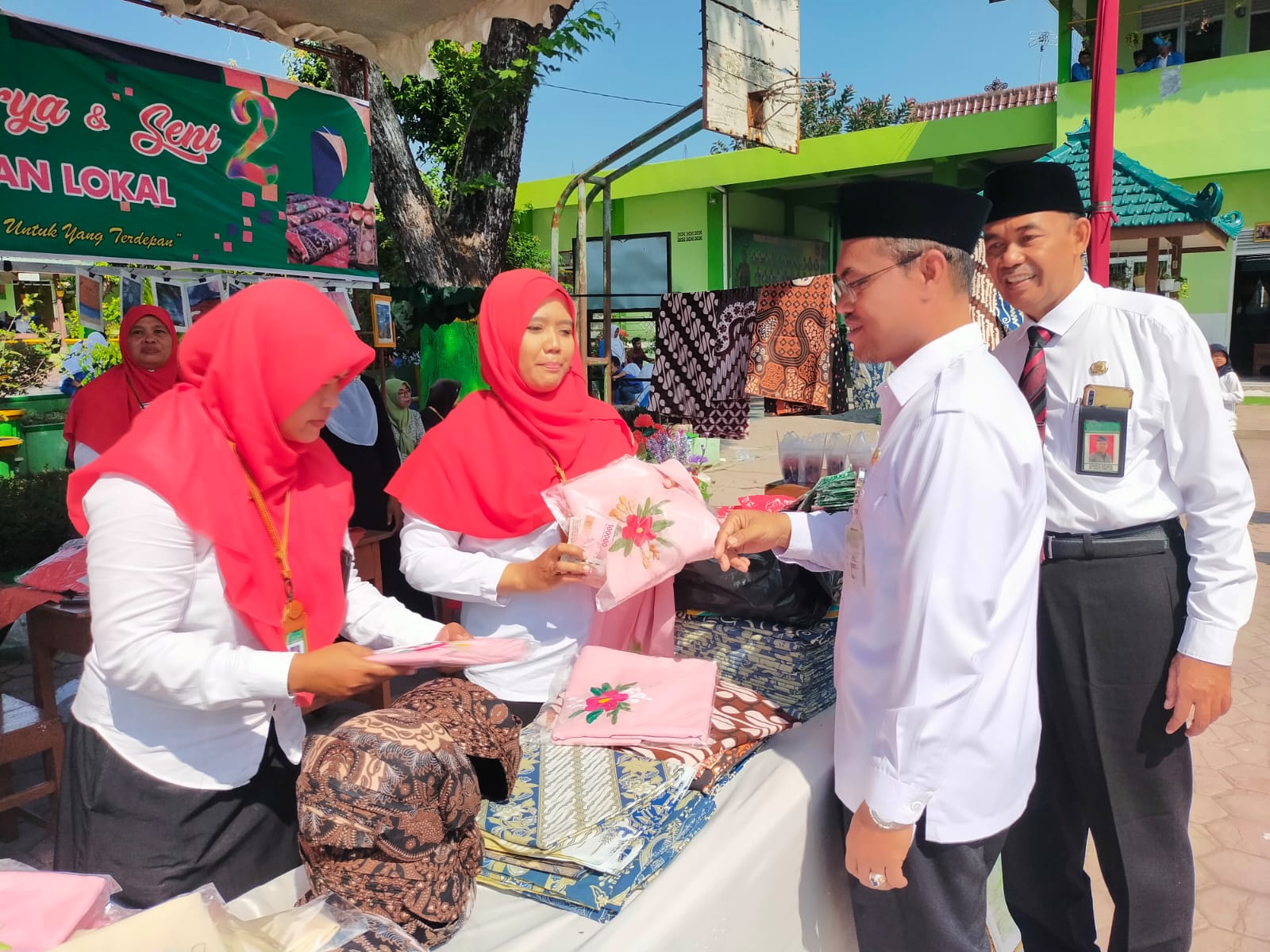 Kuatkan Karakter, MTsN 4 Sragen Selenggarakan Gelar Karya dan Kreasi Seni