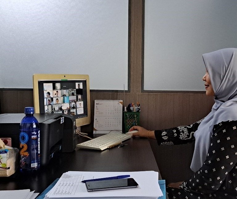 Jadi Agen Perubahan Kepala TU MTsN 3 Banjarnegara Ikuti Rapat Virtual Dengan Biro Organisasi dan Tata Laksana Kemenag RI
