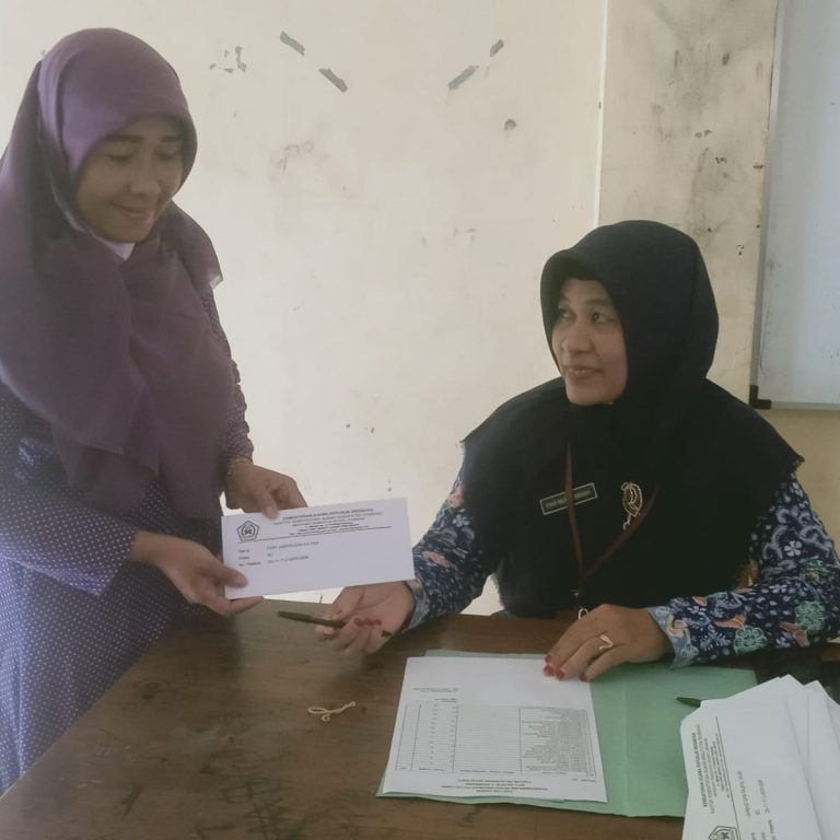MTsN  2 Rembang Umumkan Hasil Kelulusan