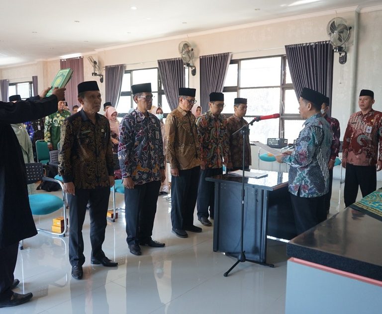 Lantik Jabatan Pengawas, Kakankemenag Harapkan Kerja Profesional dan Jaga Marwah