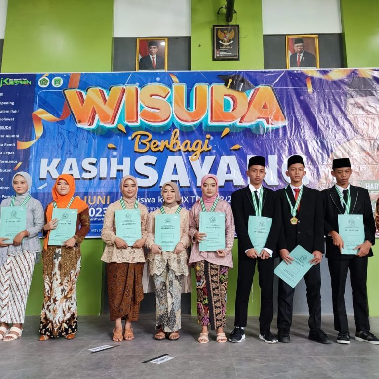Wisuda Siswa MTsN 1 Pati, Momen Banjir Apresiasi