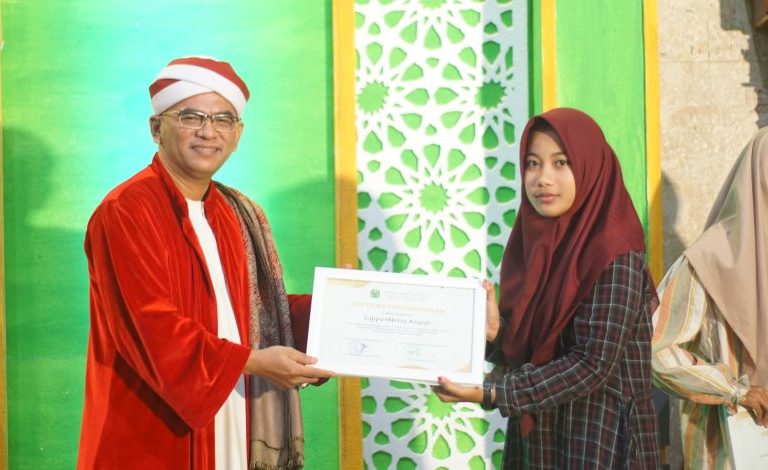 Kalahkan 34 Provinsi, Ponpes Al Hikmah 2 Kembali Raih Juara MQKN 2023