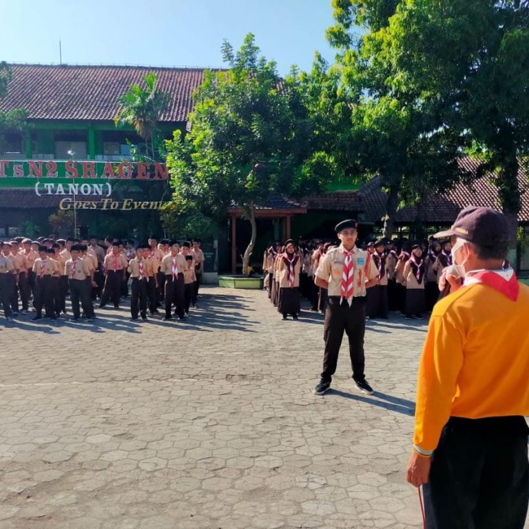 Adakan Kemah Ujian SKU, Pramadista MTsN 2 Sragen Kukuhkan Tingkat Pramuka Penggalang