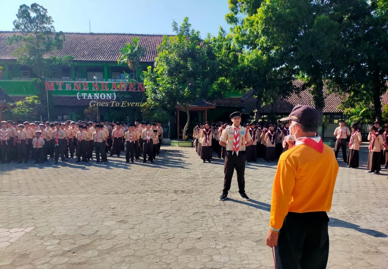 Adakan Kemah Ujian SKU, Pramadista MTsN 2 Sragen Kukuhkan Tingkat Pramuka Penggalang