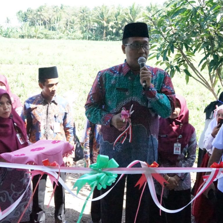Kakankemenag H. Sukarno Resmikan Gedung Baru MIN 3 Kebumen