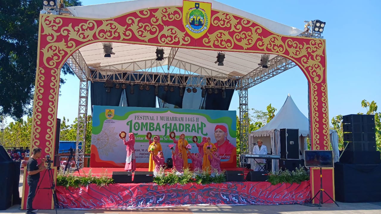 Tim Hadrah MTsN 8 Sragen Undang Decak Kagum Penonton Festival Budaya Gunung Kemukus