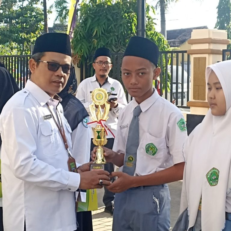 55 Siswa Terima Piala KSM, Ini Pesan Plh Kakankemenag