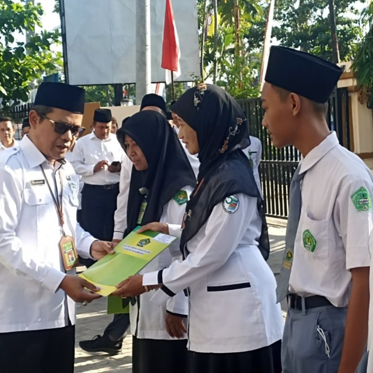 Dua PNS MTsN 1 Rembang Masuki Masa Purna Tugas