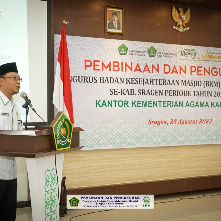 Kukuhkan Pengurus BKM Tingkat Kecamatan se-Sragen, Zaenal Fatah Harap Pengurus Bisa Makmurkan Masjid dan Sejahterakan Umat