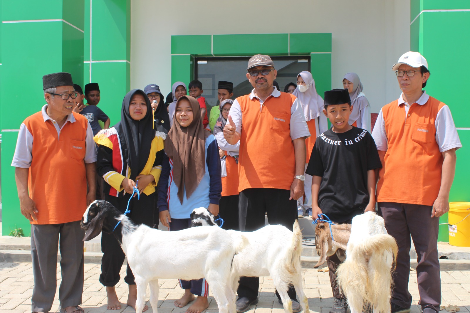 Sambut Muharram, MTsN 4 Rembang Gelar Jalan Sehat Berhadiah Kambing